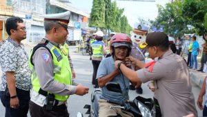 Turun ke Jalan, Kapolres Tanjung Balai Periksa Pengendara Secara Humanis (3S)