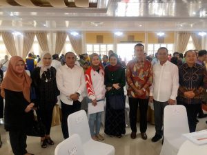 Bawa Emas dari Filipina, Atlet Bowling Sumut Terima Penghargaan