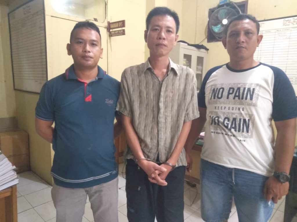 Tunggu Pembeli, Eehh… Ternyata yang Datang Polisi