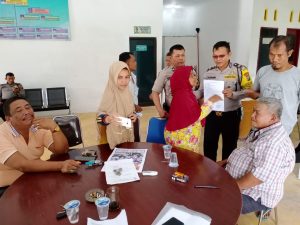 Korban dan Pelaku Penganiayaan Didamai Personil Polsek Batang Kuis di Balai Desa