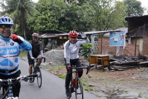 Dampingi Kapolda Sumut, Kapolresta Deli Serdang Sapa Masyarakat Naik Sepeda