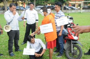 Tiga Pelaku Pembunuhan Rizky Andika, Peragakan Cara Menganiaya Korban