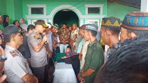 Kapolres Tanjung Balai Melayat ke Rumah Korban Pemerkosaan dan Pembunuhan