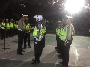 Kasat Lantas Polrestabes Medan Berikan Reward Kepada 9 Anggota Berprestasi 