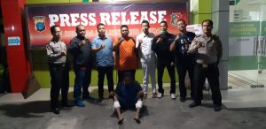 Tukang Tanggok Handphone Lewat Jendela Tersungkur Ditembak Polisi
