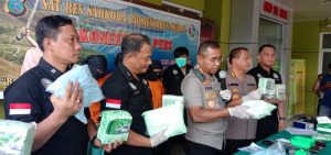 Dua Pasang Kekasih Simpan 15 Kg Sabu dan 60.000 Butir Ekstasi di Kost