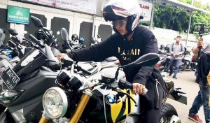 Hadir di PN Jakarta Selatan, Nikita Mirzani Tunggangi Motor BMW Seharga Rp 730 Juta