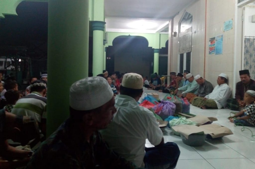 Sambut Bulan Ramadhan, Warga Desa Samtim Gelar Punggahan di Mesjid