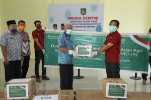 Tonoto Foundation dan Asian Agri Berikan APD ke Gugus Tugas Pemkab Asahan
