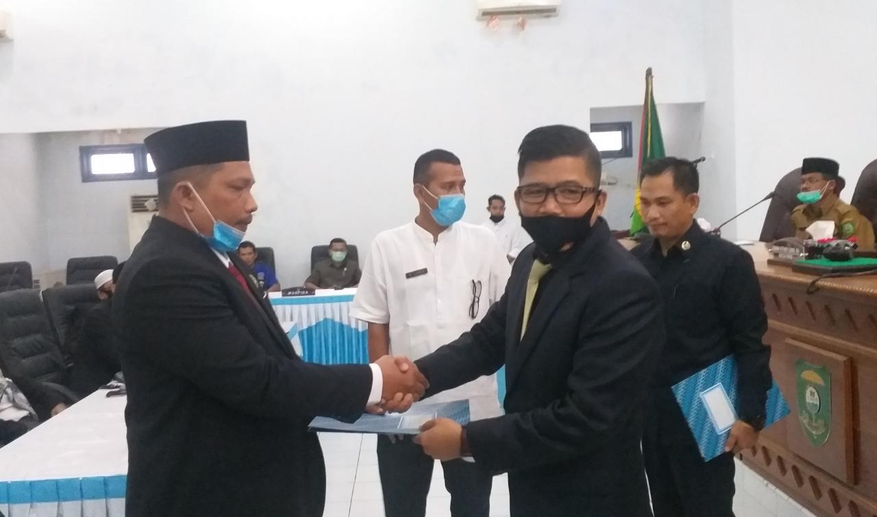 Ahmad Taufik Siregar Dilantik Sebagai PAW Anggota DPRD Madina Periode 2019-2024