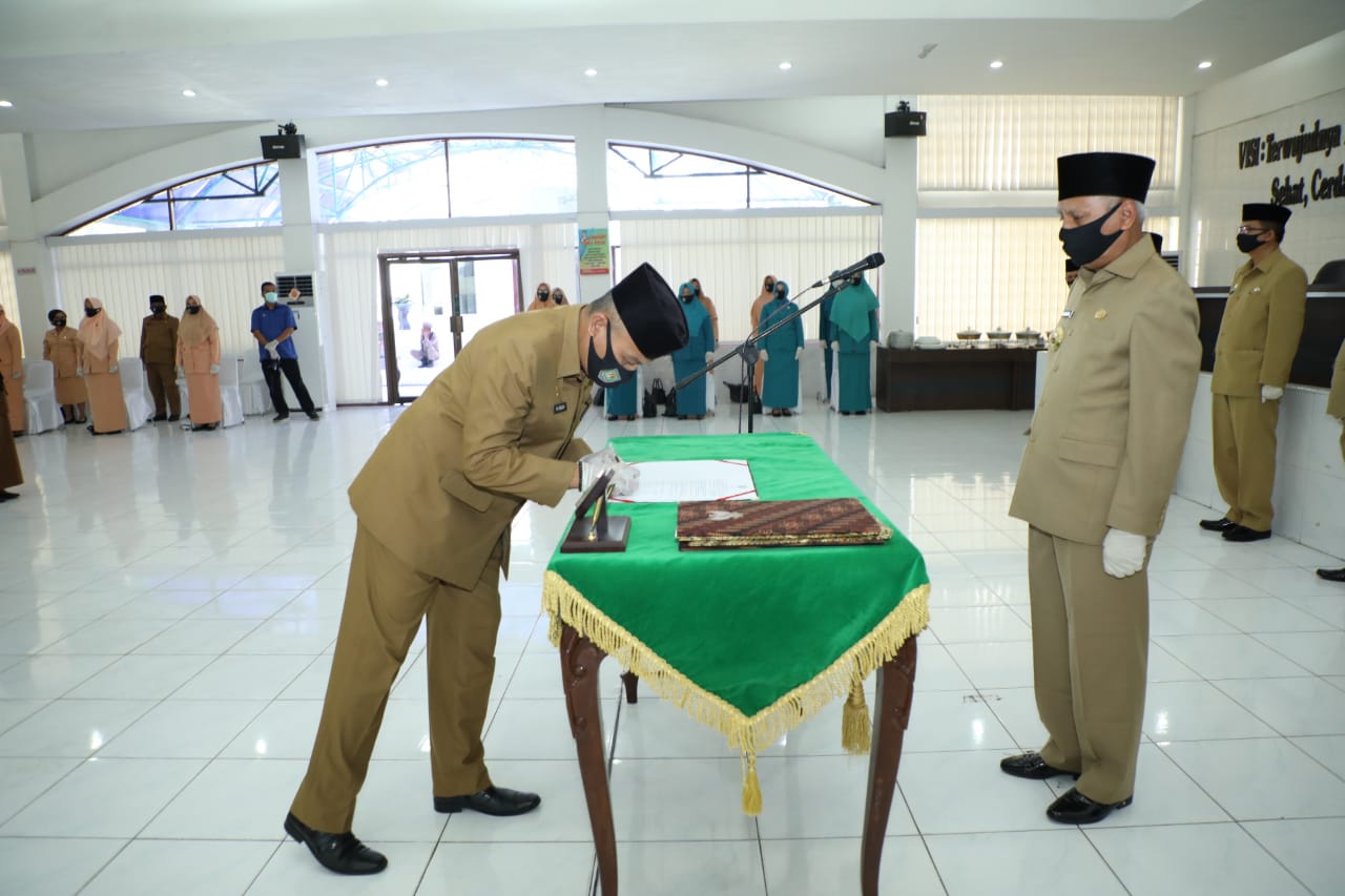 Bupati Asahan Lantik 8 Orang Pimpinan Tinggi Pratama