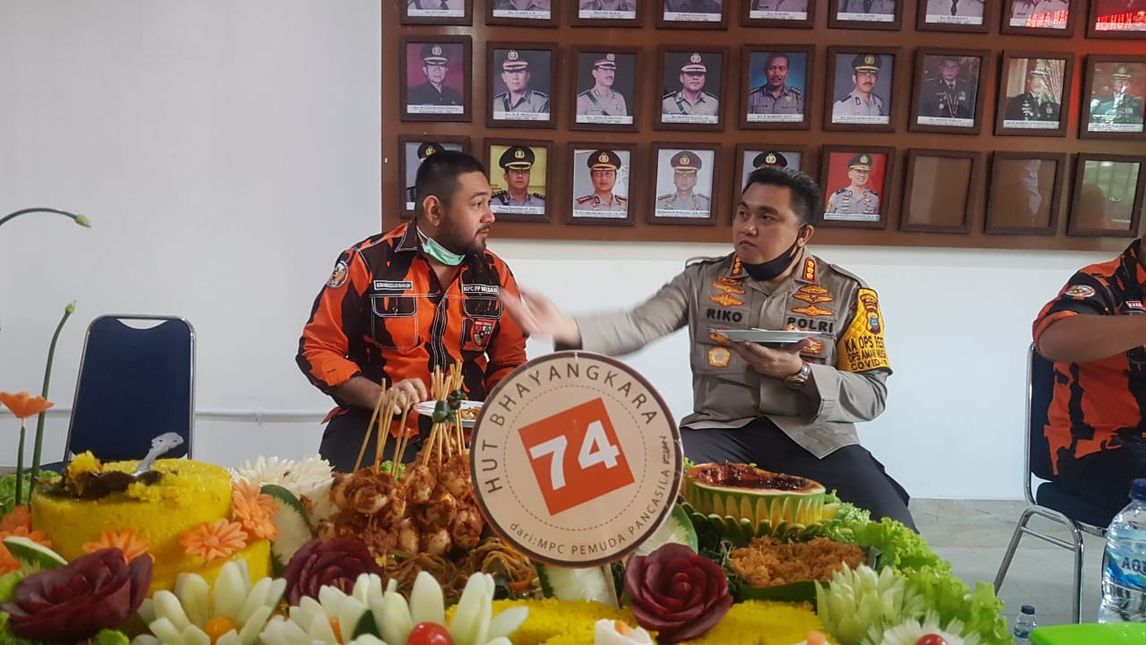 Pemuda Pancasila Beri Surprise Pada Kapolrestabes Medan