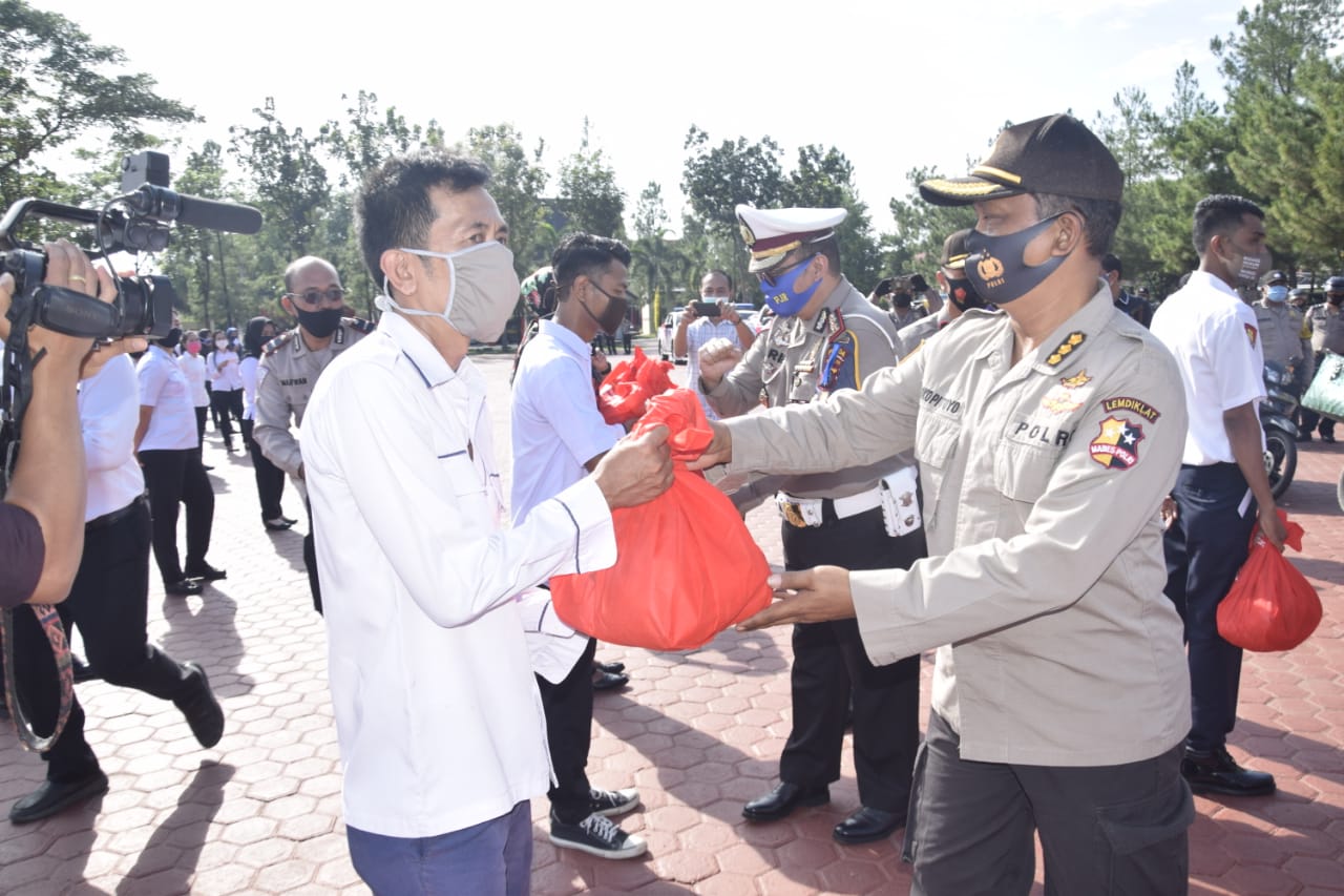 Alumni Akpol 1991 Bhara Dhaksa Bagikan 1.000 Paket Sembako