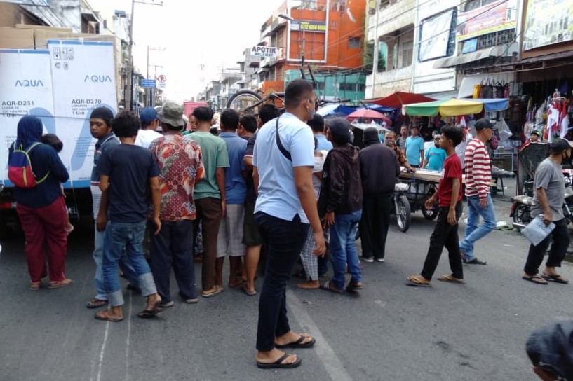 Bersepeda, Remaja 14 Tahun Ditabrak Mobil 