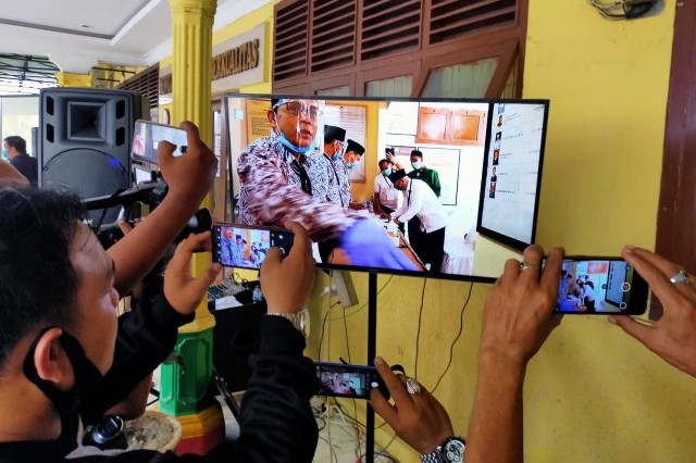 Giliran Paslon Surya dan Taufik Mendaftar Ke KPU Kabupaten Asahan