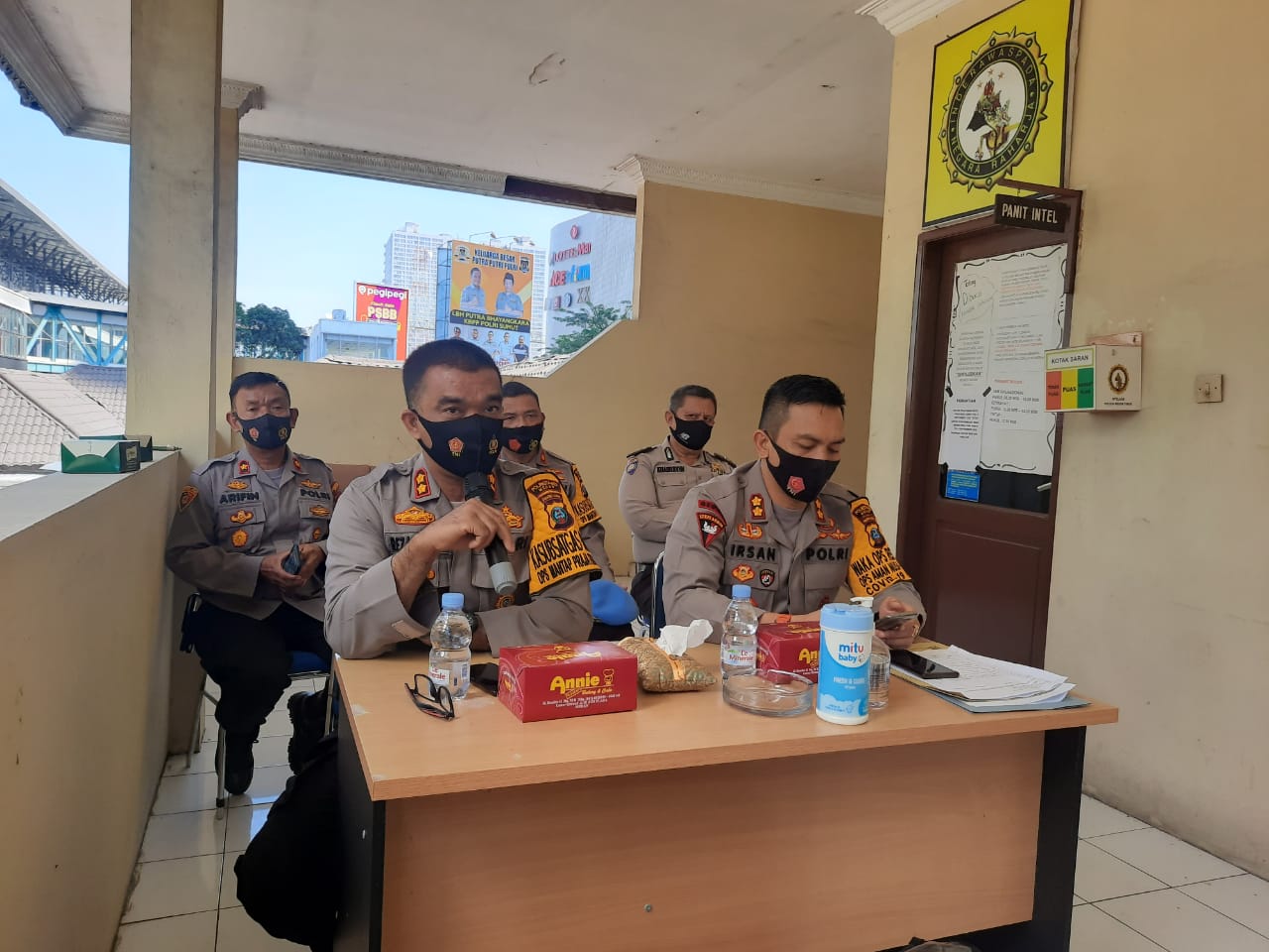 Personil Polri Tidak Dibenarkan Foto Bersama Paslon