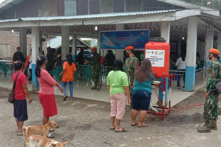 Sambut HUT ke 73, Wing III Paskhas Bagikan Sembako dan Rappid Test Gratis