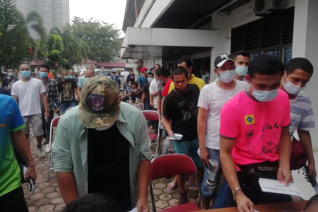 200 Pekerja Migran Ilegal yang Dipulangkan dari Malaysia Tiba di KNIA
