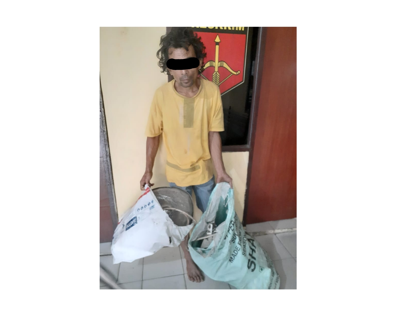 Pikul Goni di Areal Pabrik, Pria Gondrong Diserahkan Satpam PT Morawa Inawood Industri ke Polisi