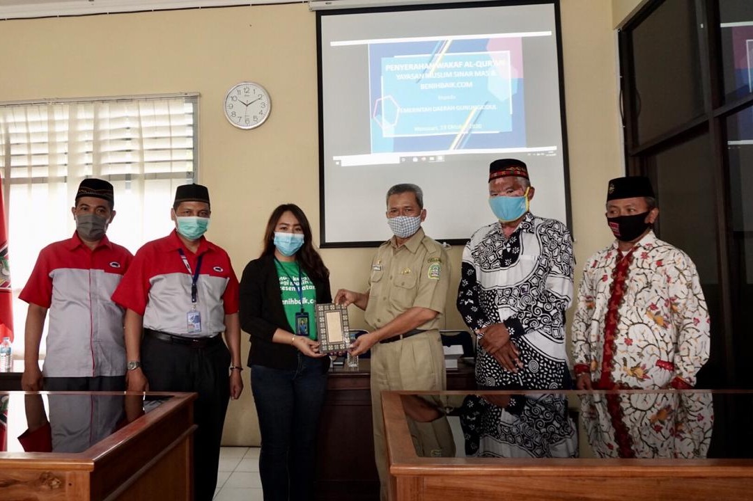 JNE Bersama Yayasan Muslim Sinar Mas Distribusikan 1.000 Al Quran ke Gunung Kidul