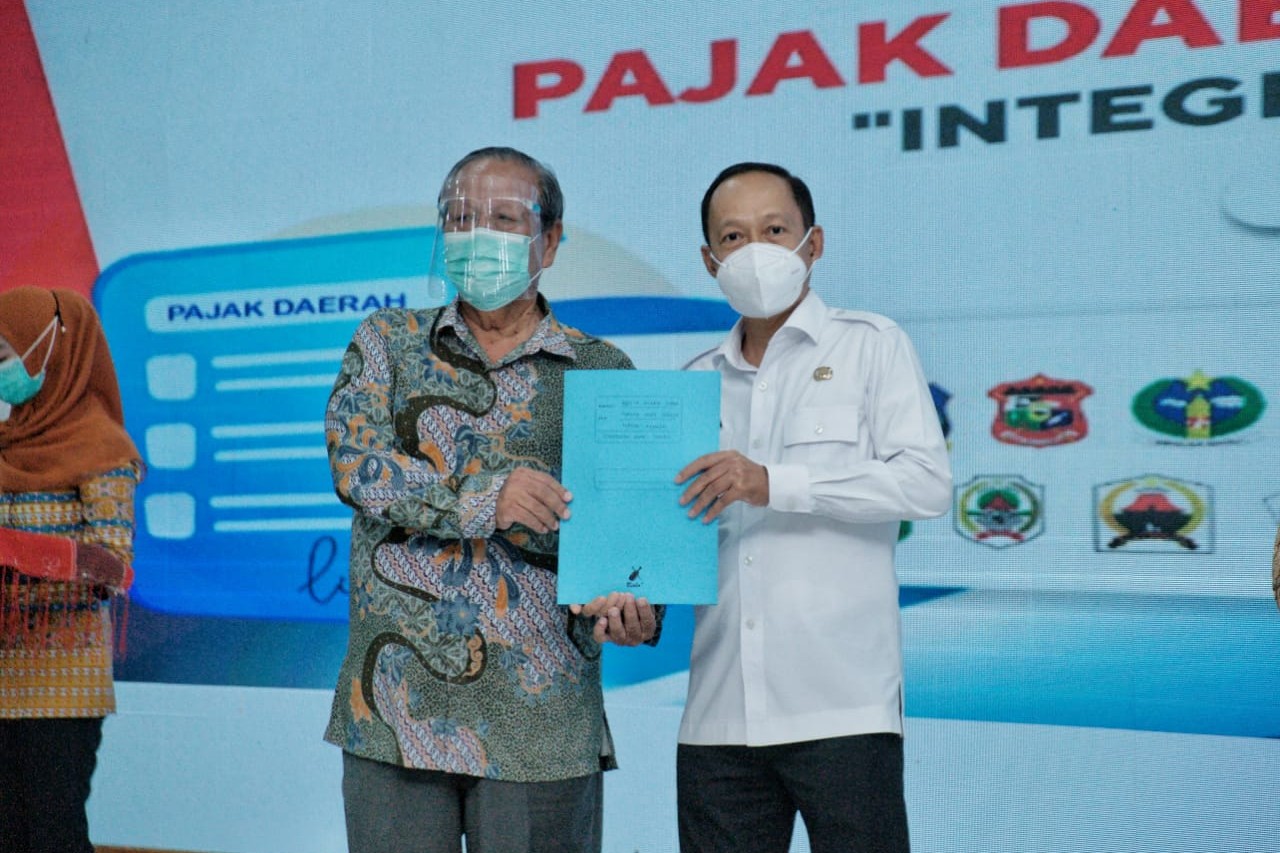 Pjs Wali Kota Medan Terima 6 Sertifikat Aset Tanah & PSU dari BPN Sumut