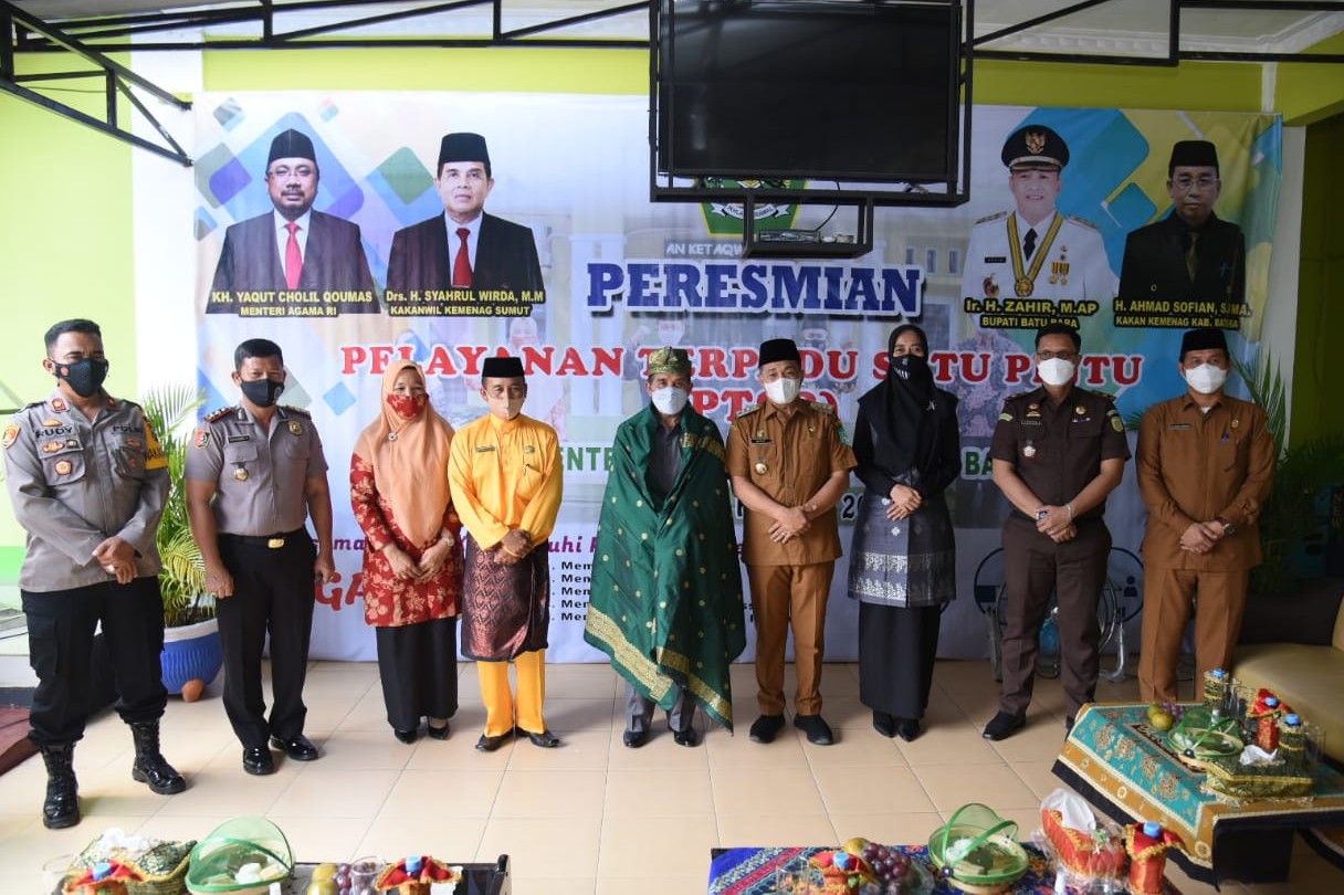 Bupati Batu Bara Bersama Kakanwil Kemenag Provsu Resmikan PTSP