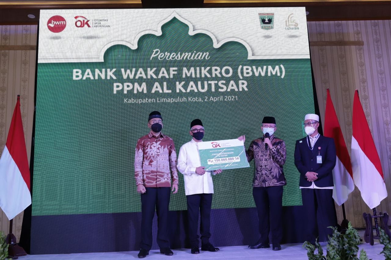 Perkuat Ekonomi Masyarakat Minangkabau, OJK Resmikan BWM di Ponpes Al Kautsar Limapuluh Kota