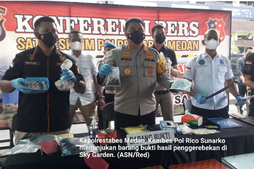 Lapak Judi dan Narkoba di Sky Garden Digerebek, Puluhan Klewang, Mesin Jeckpot, Sabu dan Ganja, Diamankan