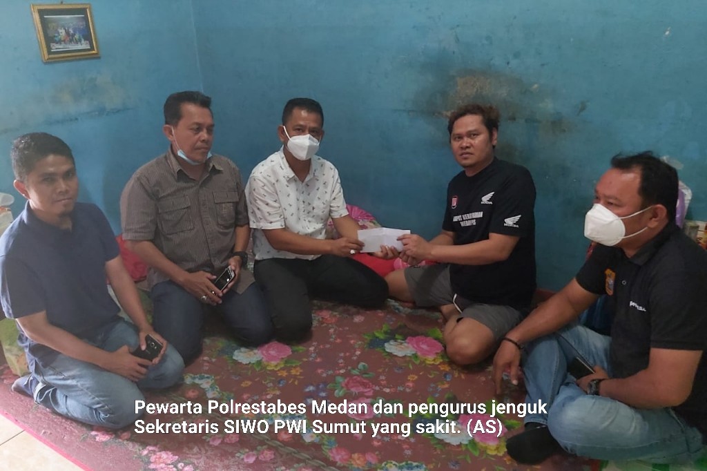 Terbaring Sakit, Sekretaris JMSI Sumut Jenguk Sekretaris SIWO PWI Sumut