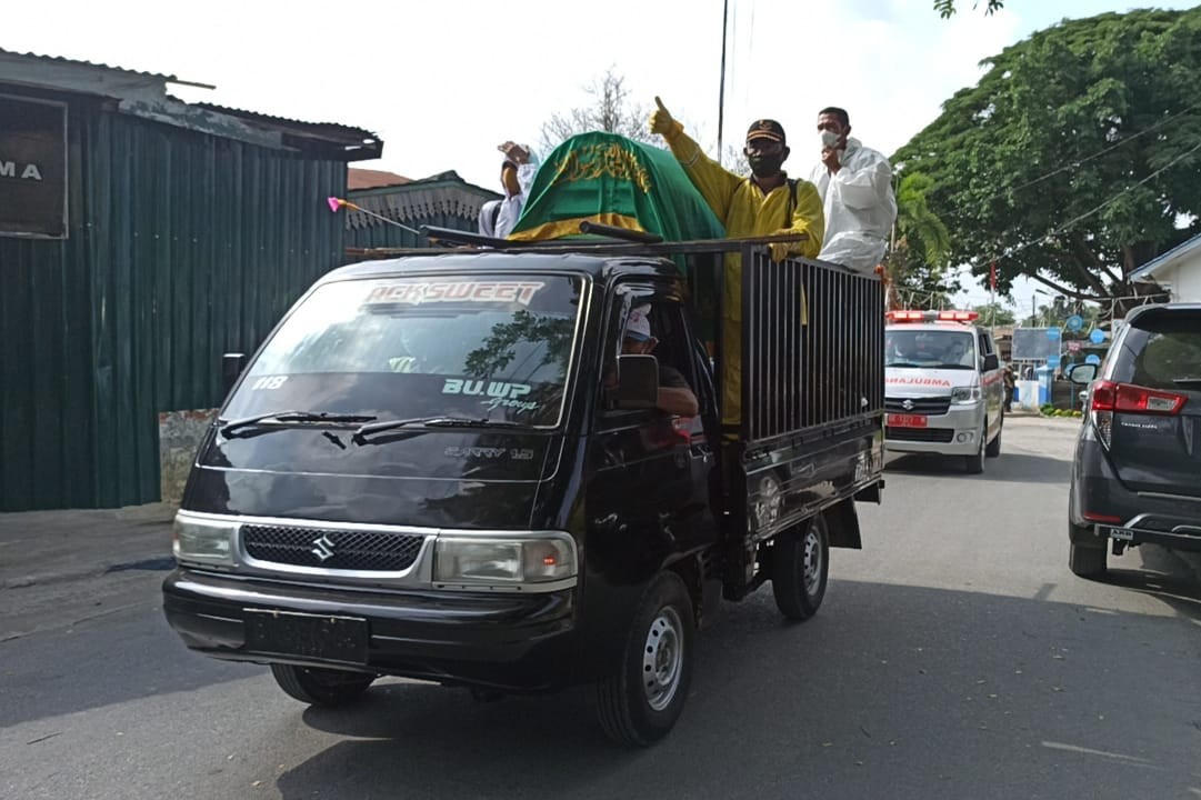 Pemerintahan Kecamatan Batang Kuis, Bawa Keranda Edukasi Bahaya Covid-19
