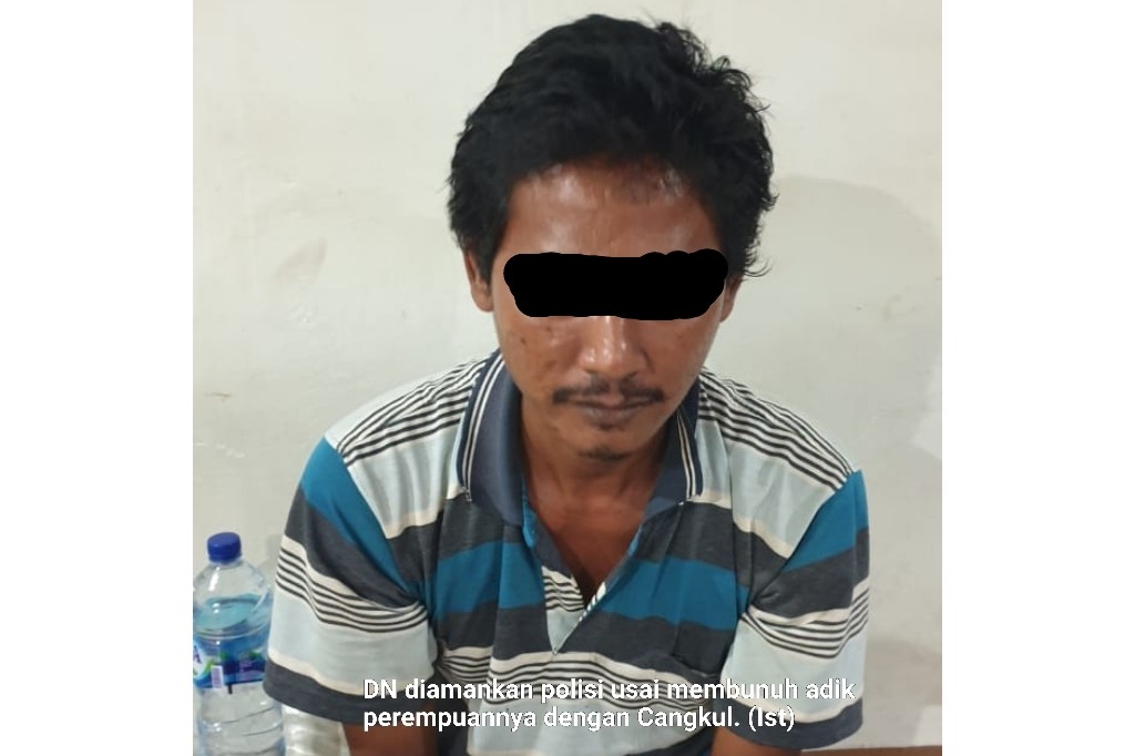 Abang Cangkul Adik Perempuannya Hingga Tewas Bersimbah Darah