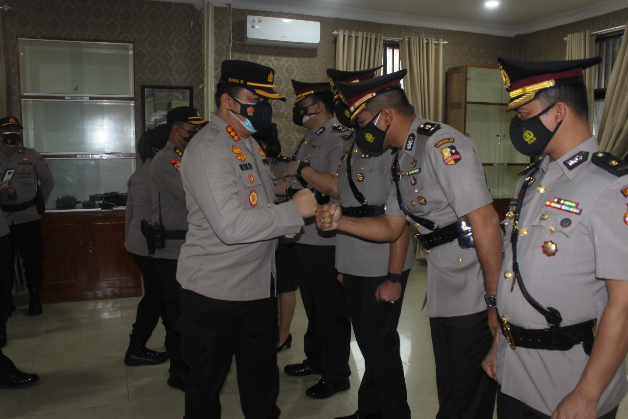 Kapolrestabes Medan Sertijab Kabag, Kasat dan Sejumlah Kapolsek