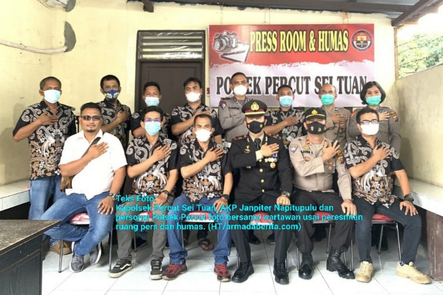 Sinergi Dalam Kinerja, Kapolsek Percut Sei Tuan Resmikan Press Room di Hut Bhayangkara ke 75