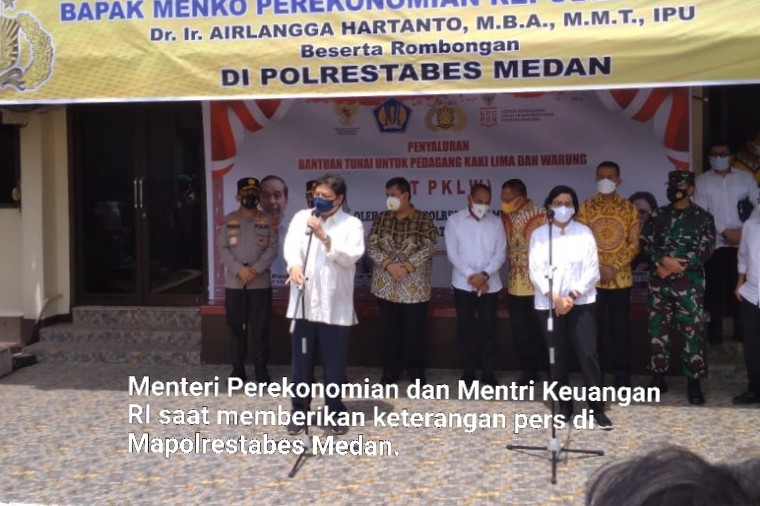 Dua Mentri RI Kunjungi Polrestabes Medan, Akses Jalan Sempat Ditutup, Pedagang Dapat Bantuan 1,2 Juta