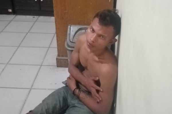 Sewaktu Menjambret Gesit, Pas Ditangkap Warga Pria Ini Setel Loyo