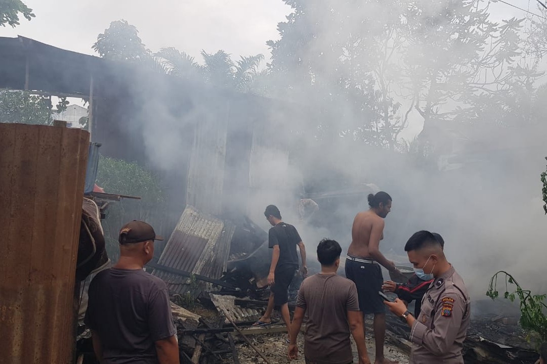 Ditinggal Sholat, Rumah Terbakar, Anak Keterbelakangan Mental Selamat