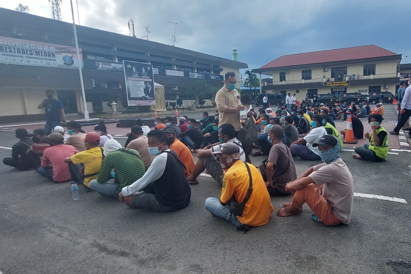 Polisi Kumpulkan Ratusan Preman dan Jukir Liar se Kota Medan