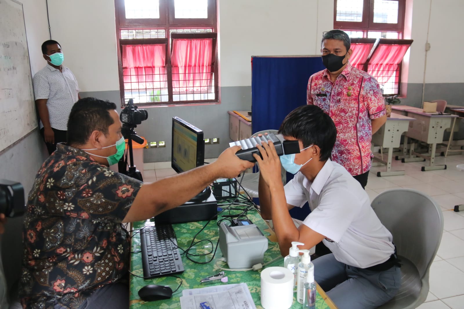 Disdukcapil Kota Medan Lakukan Perekaman KTP-el Bagi Pemula di Sekolah