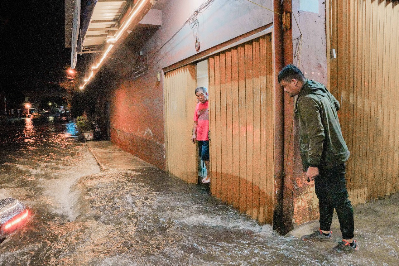 Dua Hari Diguyur Hujan, Kota Medan Kebanjiran, Bobby Nasution Cek Genangan Air