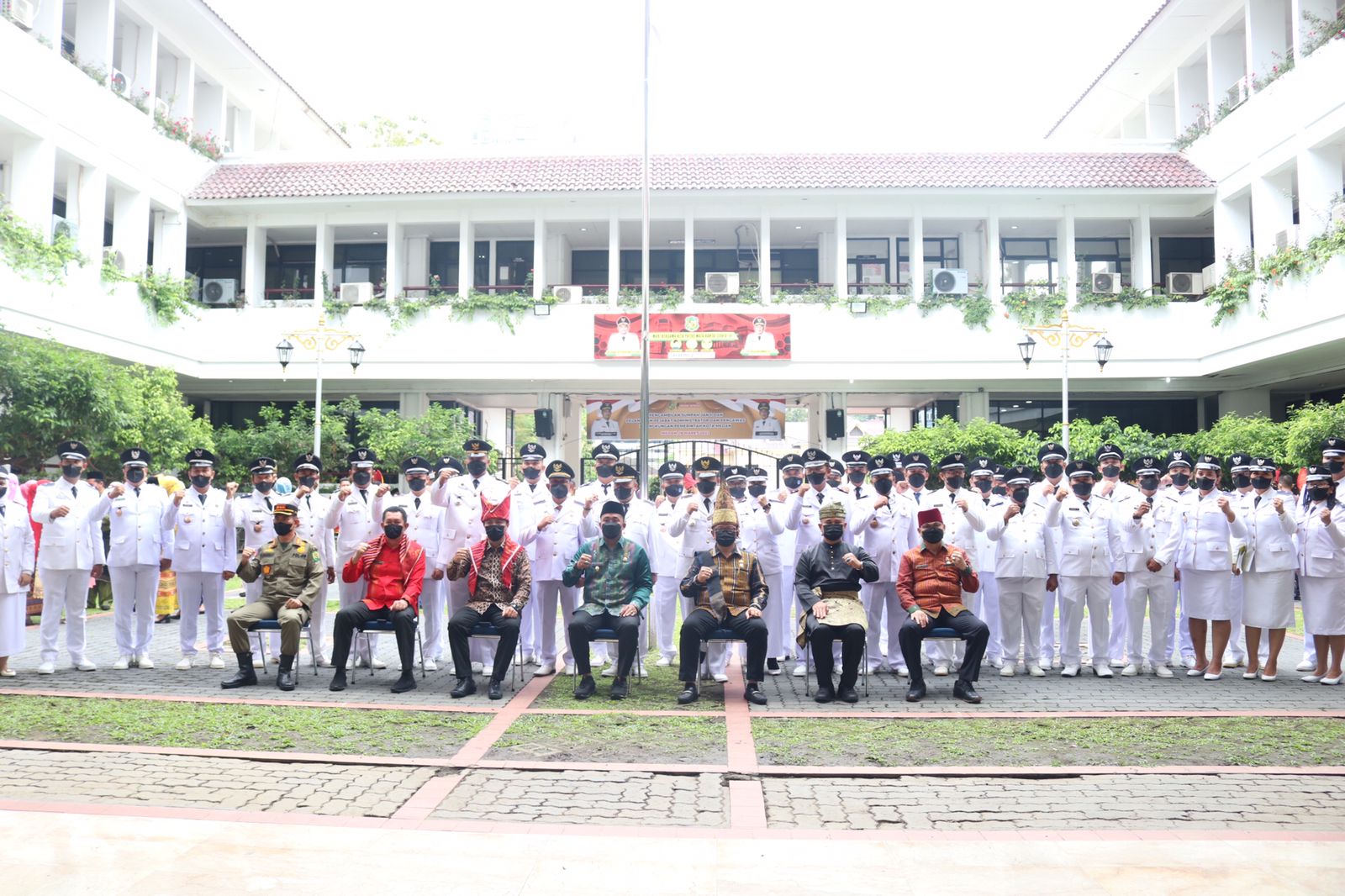 Wali Kota Medan Lantik 82 Pejabat Administrator dan Pengawas