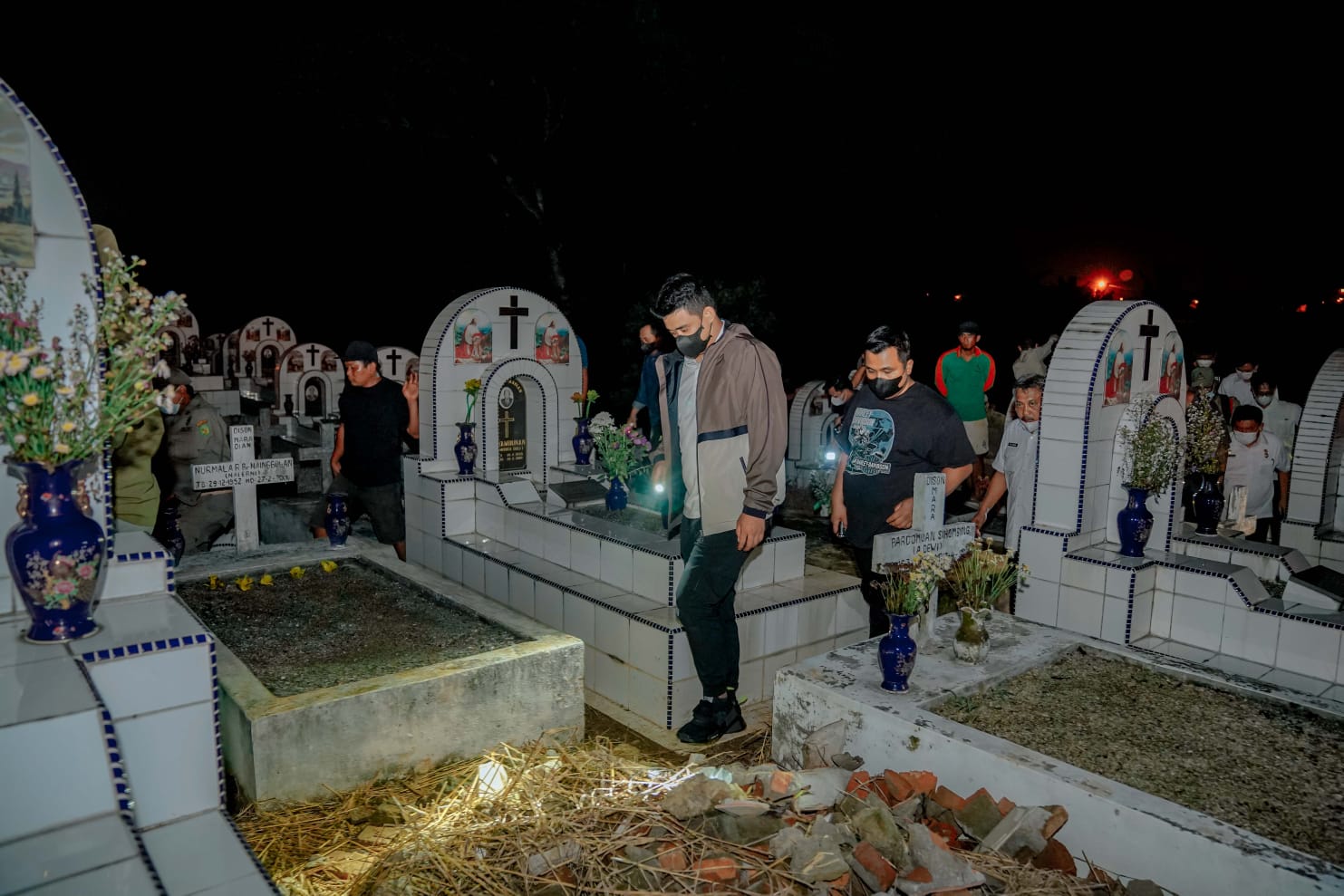 Makam di TPU Simalingkar Rusak, Bobby Nasution Langsung Tinjau dan Buka Posko