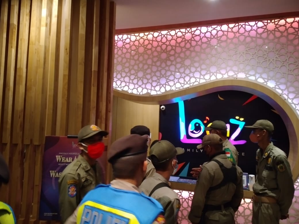 Personel Gabungan Operasi Yustisi di Tempat Hiburan Malam