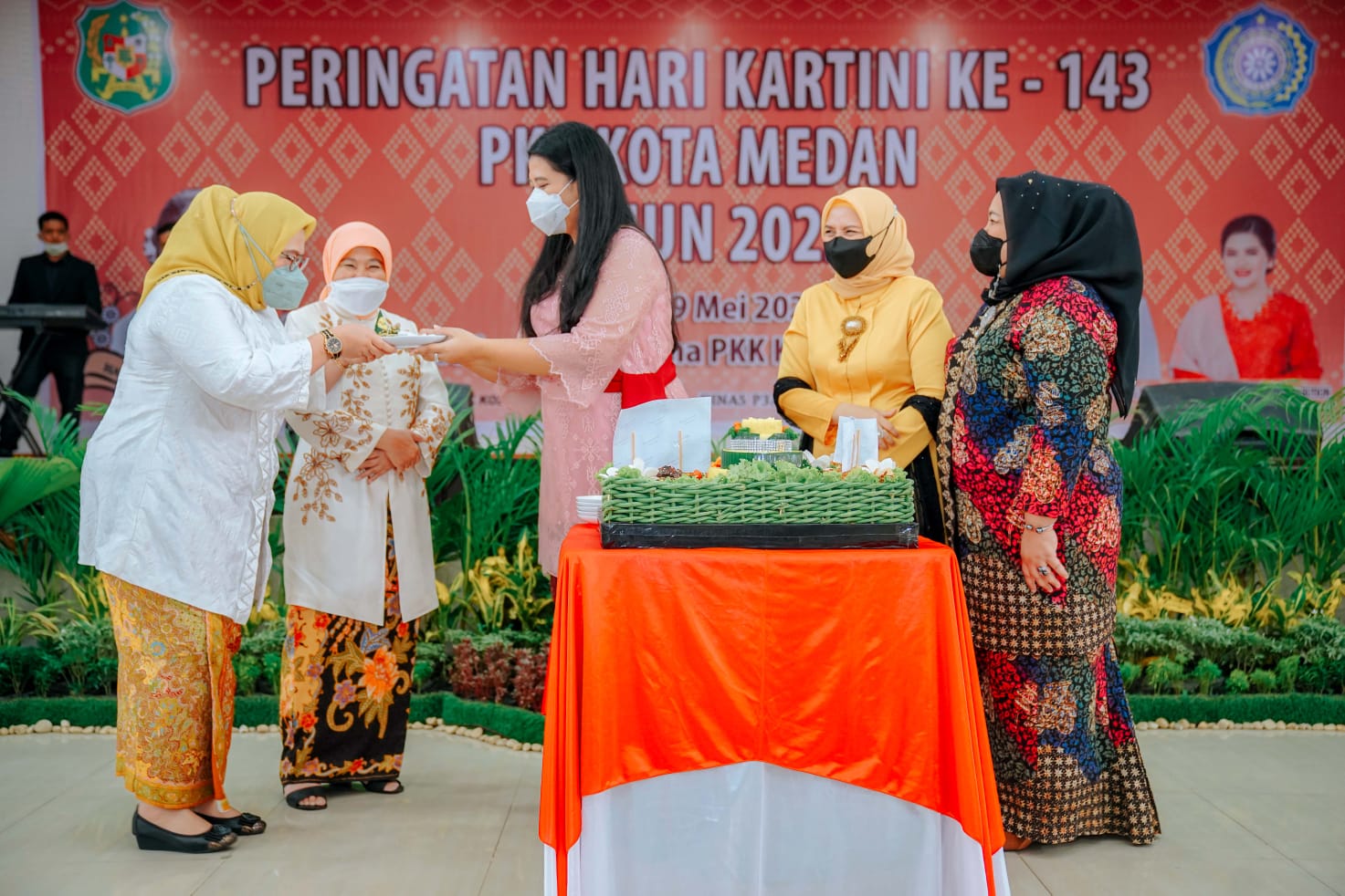 Peran Kaum Perempuan Penting Bagi Keluarga & Lingkungan Sosial