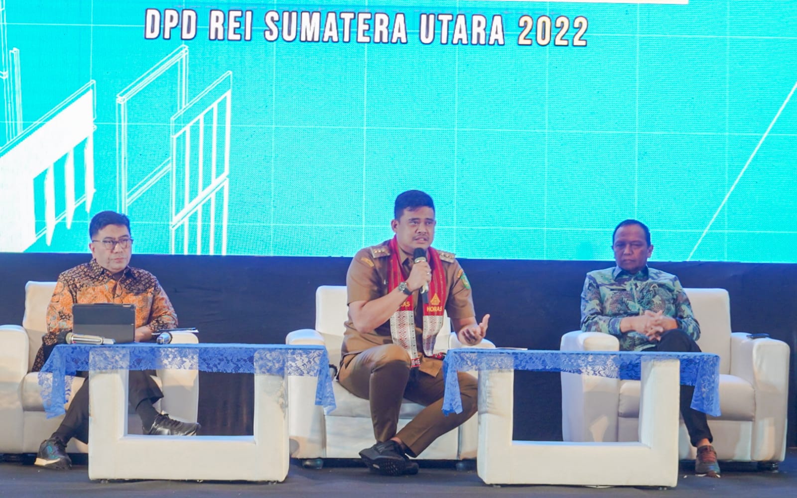 Bobby Nasution Tantang REI Sumut Bangun Rumah Apung di Belawan