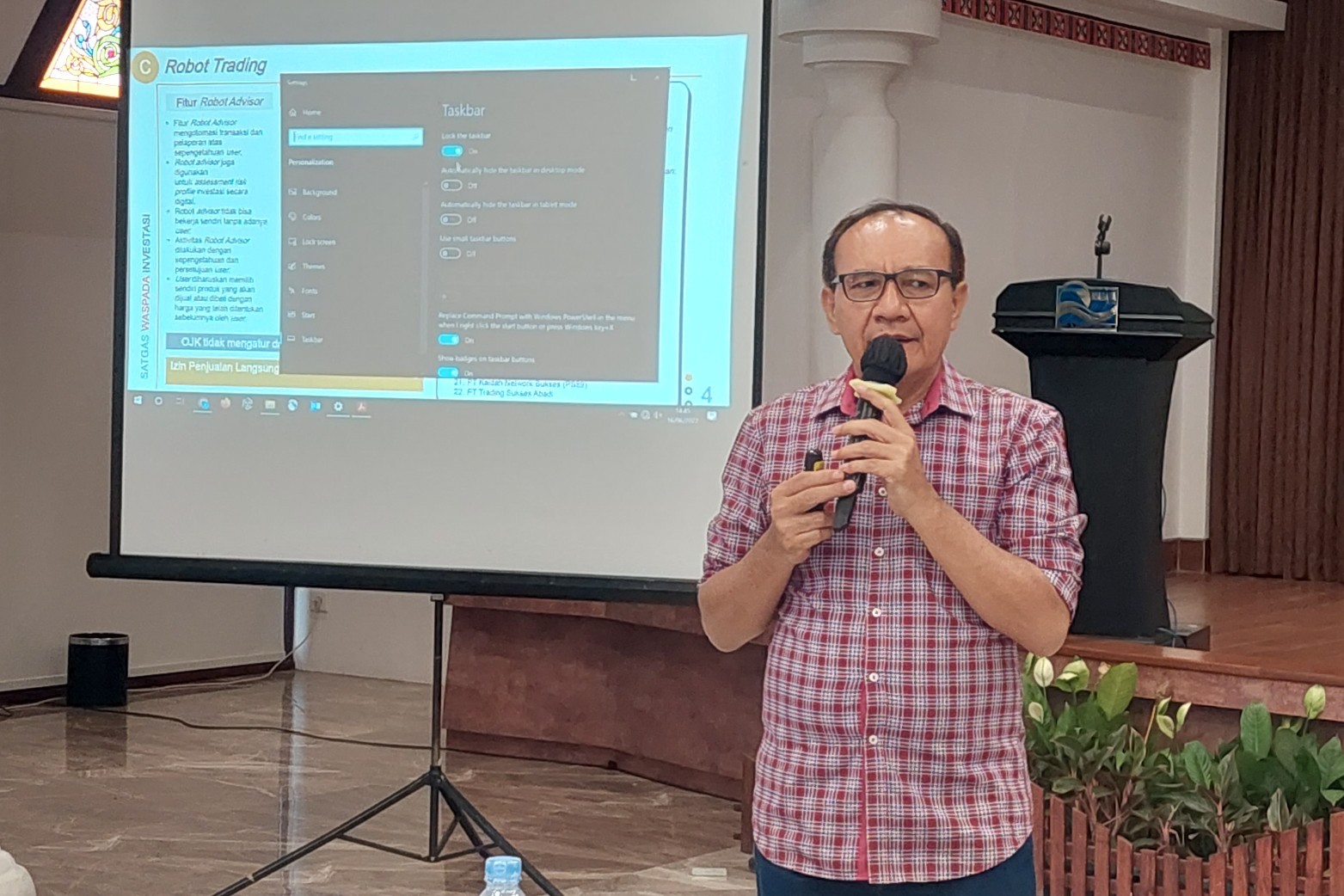 Rendahnya Literasi Masyarakat dan Mudahnya Mengunggah Aplikasi Penyebab Maraknya Pinjol Ilegal