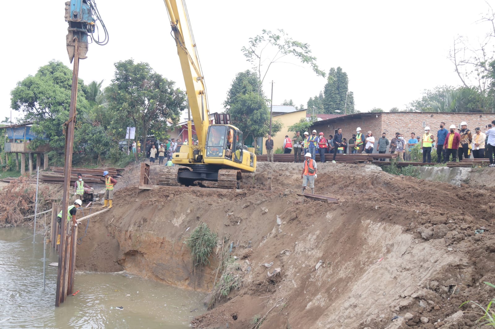 Bobby Nasution Tinjau Perbaikan Jalan Raja Aceh yang Amblas