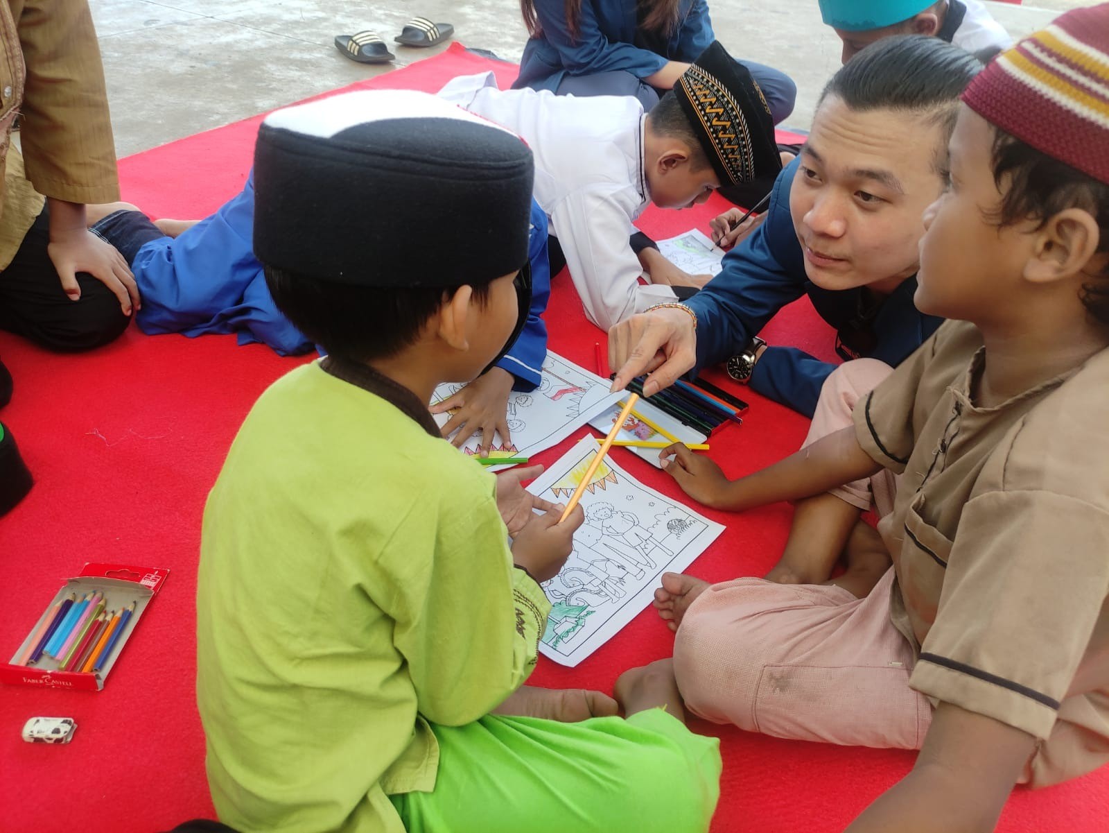 Learn to Sharing and Caring dengan anak-anak RTH