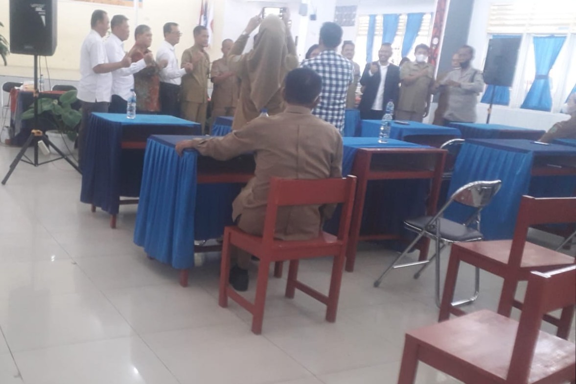 Kacabdis Medan Selatan Sertijab Kepala Sekolah SMAN 8 dan SMKN 6