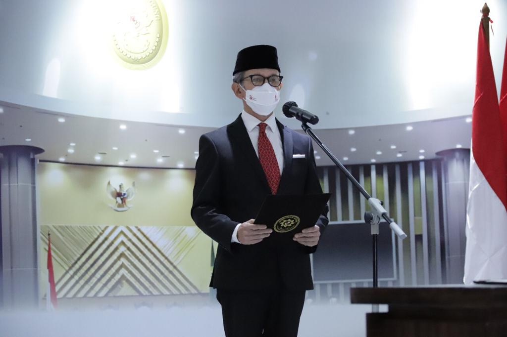 Dewan Komisioner OJK Periode 2022 – 2027 Resmi Dilantik, Berikut Ini Ketua dan Anggotanya
