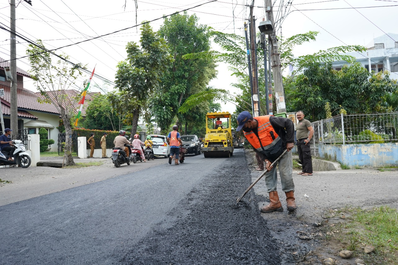 Kurangi Kemacetan, Dinas PU Perlebar Jalan STM di Suka Maju